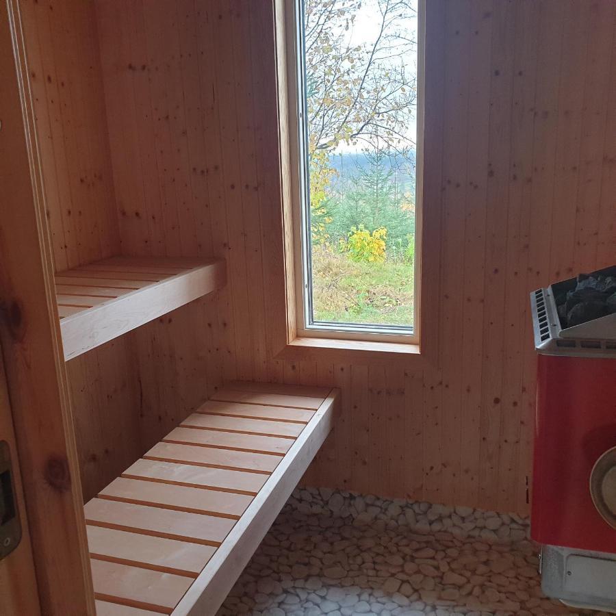 Gaststuga: Nature Retreat with Sauna and Jacuzzi Boras Exterior photo